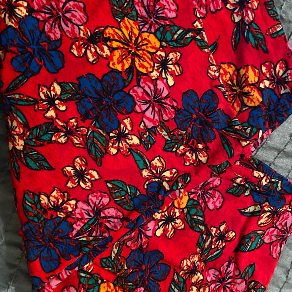 Lularoe TC Hibiscus leggings